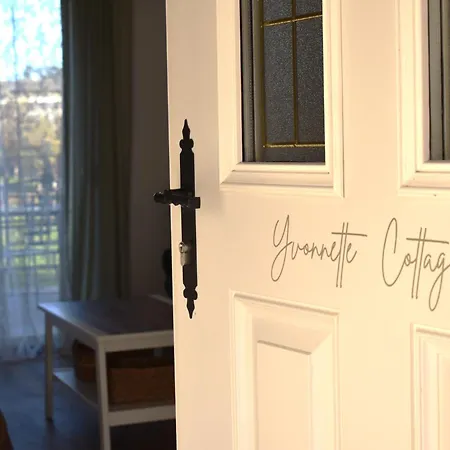 Yvonnette Salles-Courbatiès