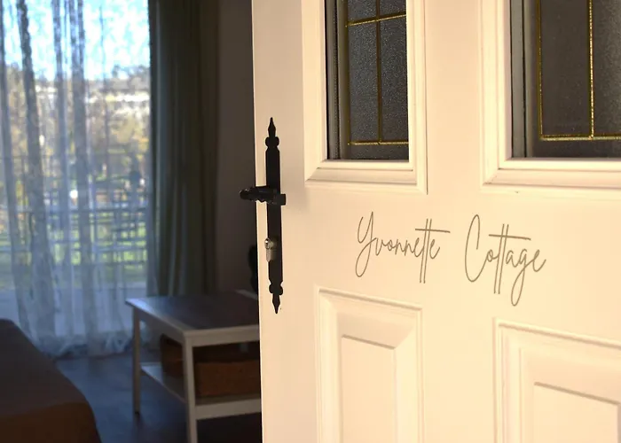 Yvonnette Salles-Courbatiès